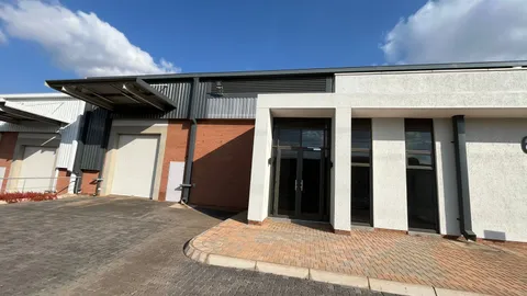 70 Ribbon Grass St, Louwlardia